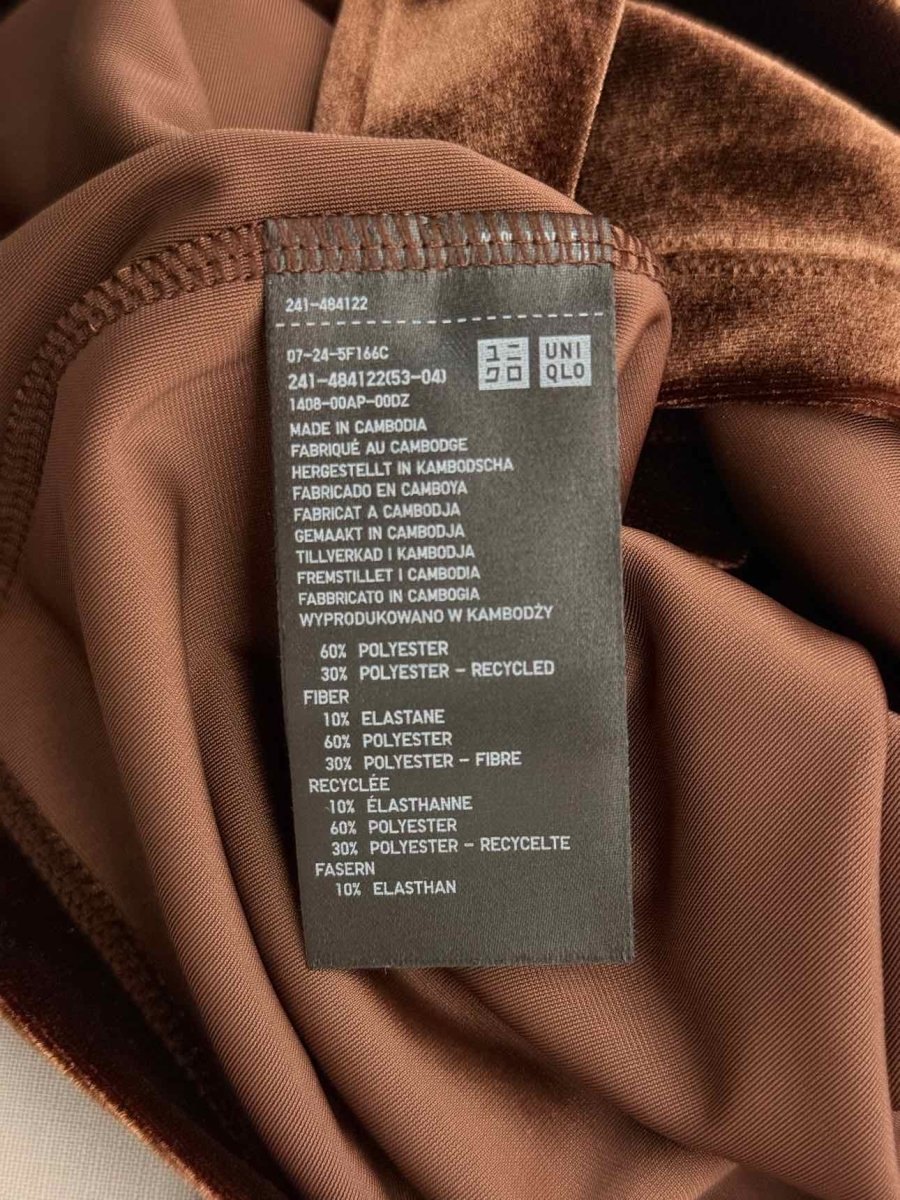 Pre - loved UNIQLO Dark Brown Size Medium Top & Pants Outfit at Reems Closet