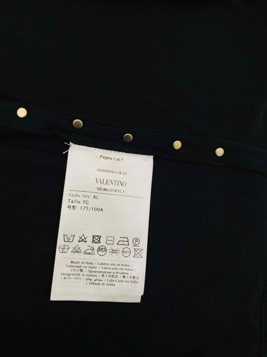 Pre - loved VALENTINO Black Logo T-shirt at Reems Closet