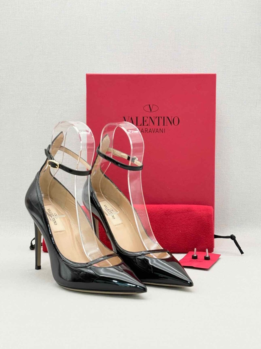 Pre-loved VALENTINO Black Size EU 37 Pumps at Reems Closet
