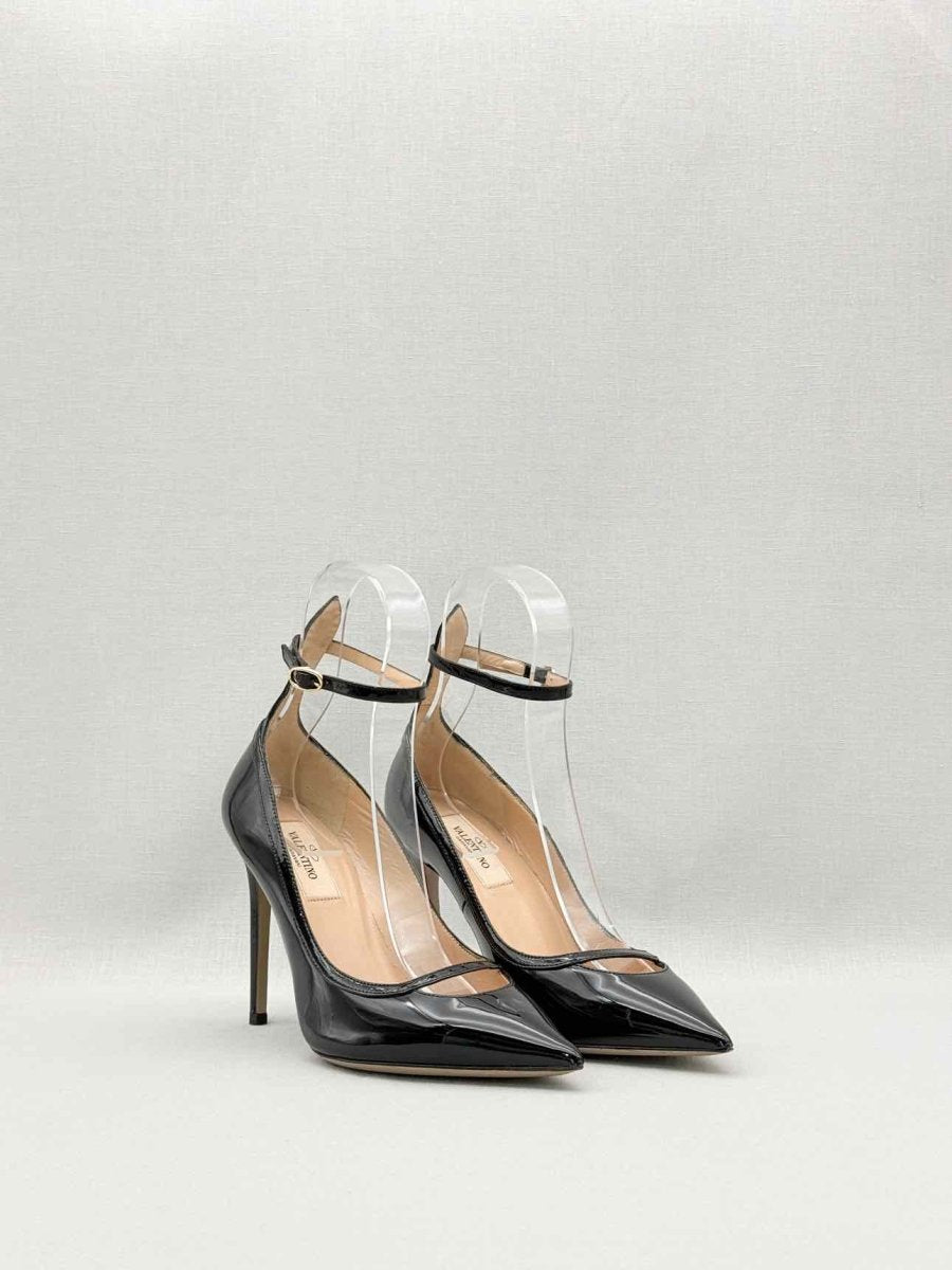 Pre-loved VALENTINO Black Size EU 37 Pumps at Reems Closet