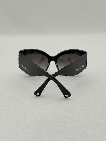 Pre - loved VALENTINO Black Sunglasses at Reems Closet