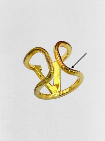 Pre - loved VALENTINO Fashion Ring at Reems Closet