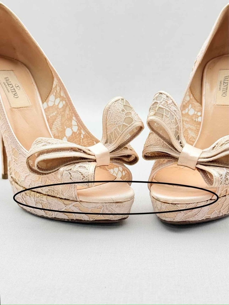 Pre - loved VALENTINO GARAVANI Nude Bow Size EU 37 Pumps at Reems Closet