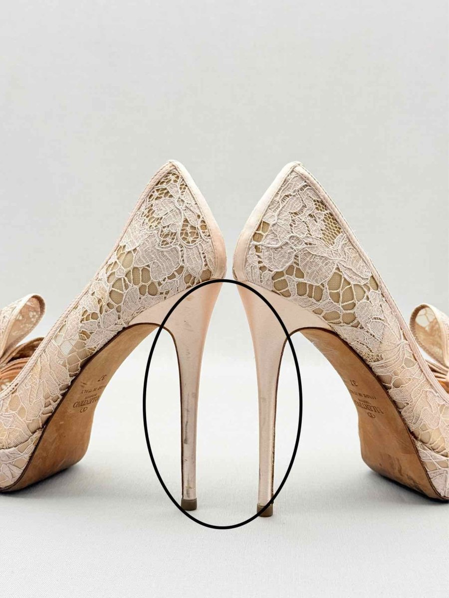 Pre - loved VALENTINO GARAVANI Nude Bow Size EU 37 Pumps at Reems Closet