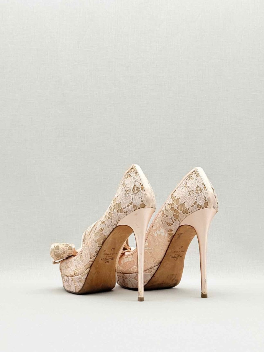 Pre - loved VALENTINO GARAVANI Nude Bow Size EU 37 Pumps at Reems Closet