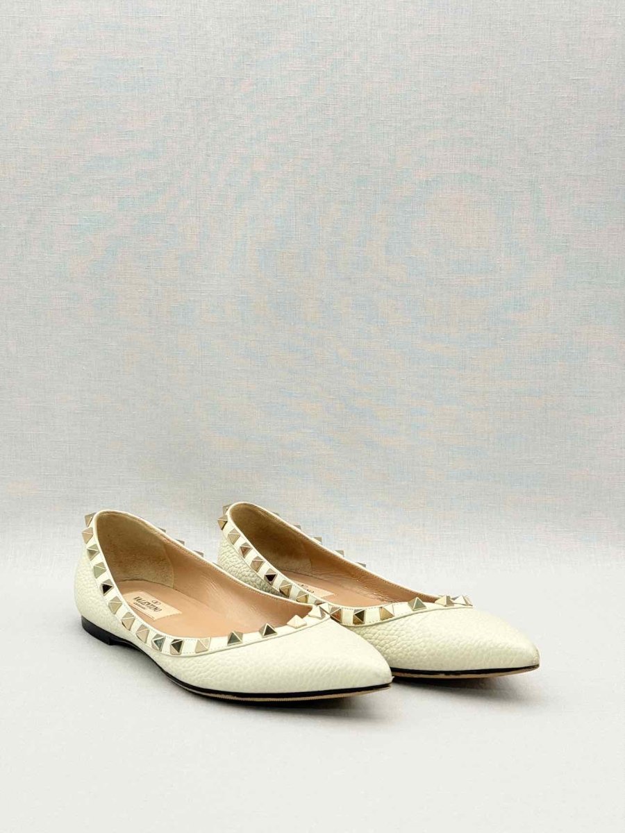 Pre-loved VALENTINO GARAVANI Off-white Size EU 35.5 Ballet Flats at Reems Closet