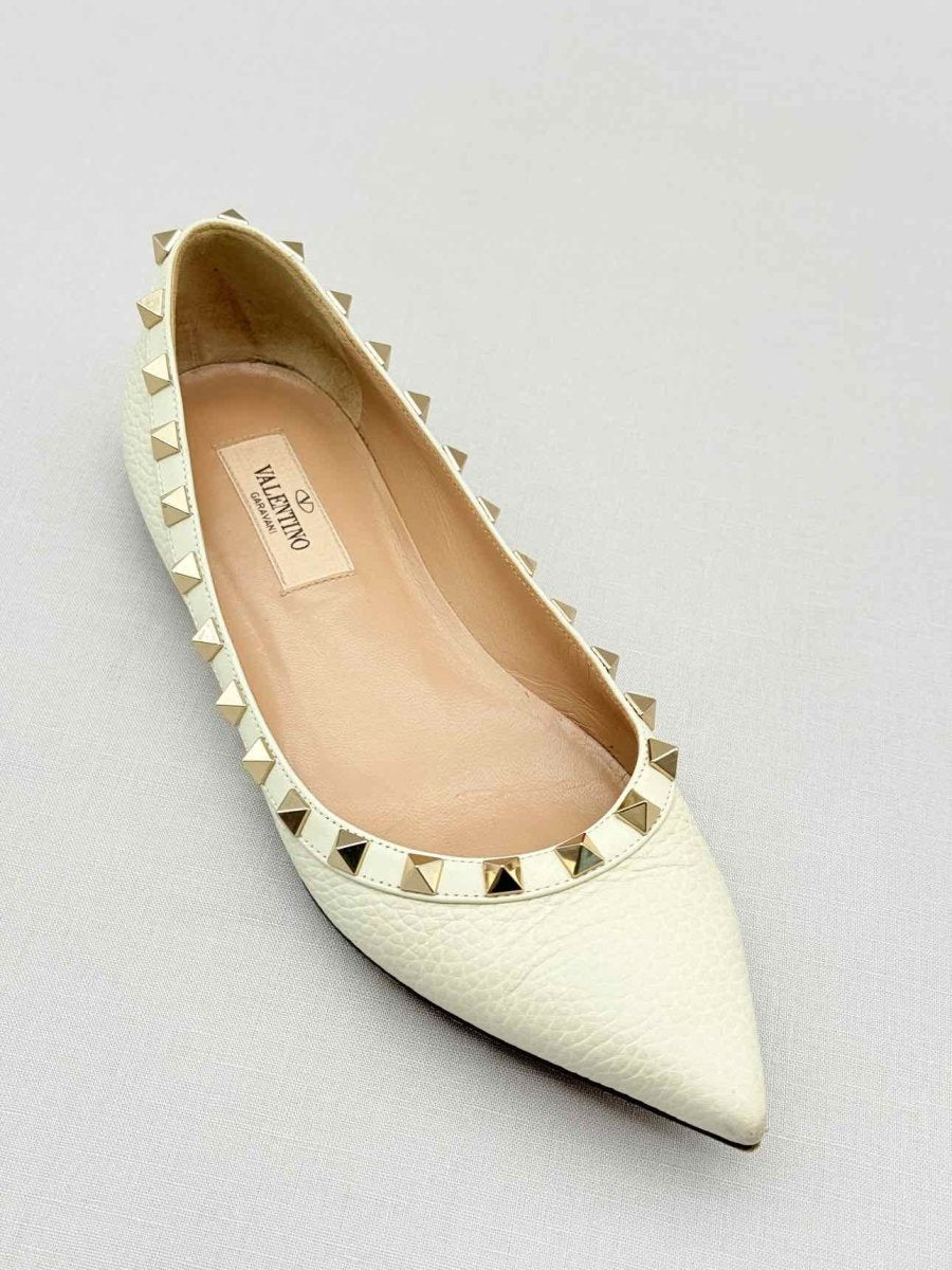Pre-loved VALENTINO GARAVANI Off-white Size EU 35.5 Ballet Flats at Reems Closet