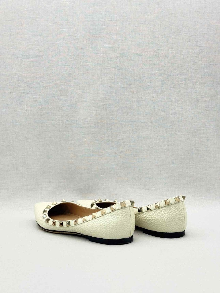 Pre-loved VALENTINO GARAVANI Off-white Size EU 35.5 Ballet Flats at Reems Closet