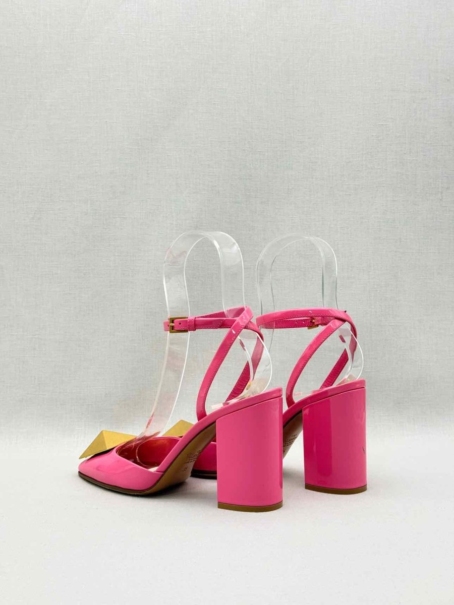 Pre-loved VALENTINO GARAVANI One Stud Pink Size EU 35 Pumps at Reems Closet