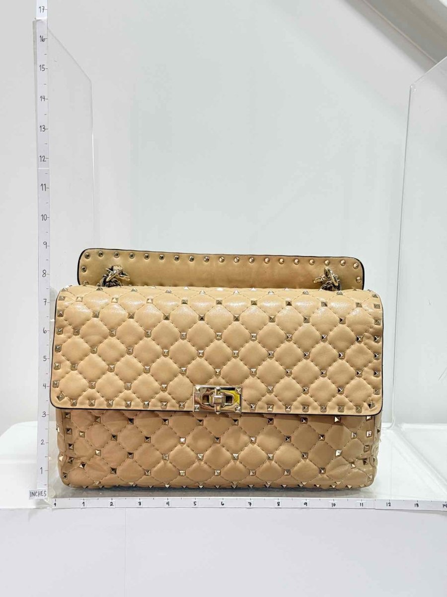Pre-loved VALENTINO GARAVANI Rockstud Beige Quilted Shoulder Bag at Reems Closet