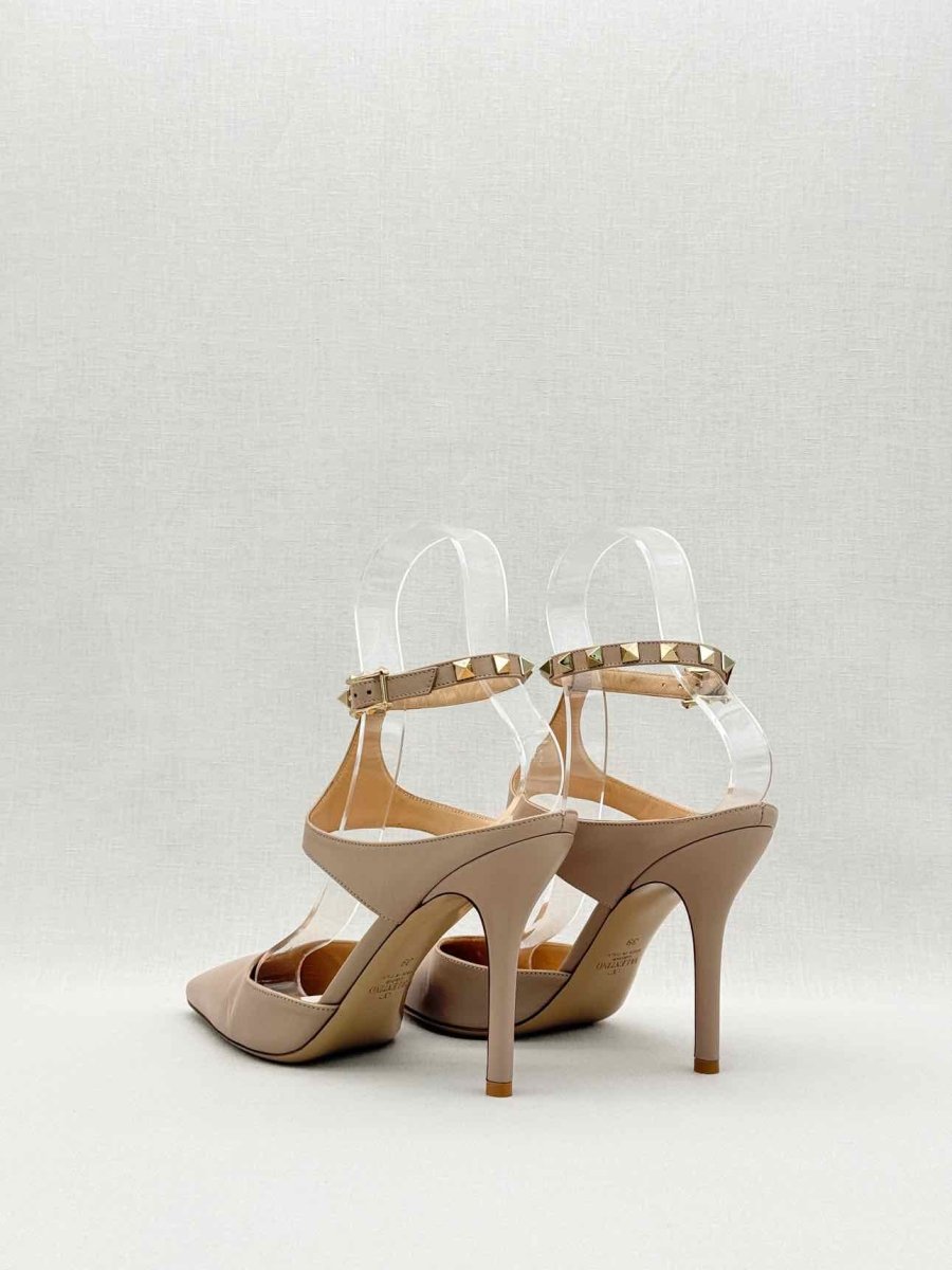 Pre-loved VALENTINO GARAVANI Rockstud Beige Size EU 39 Pumps at Reems Closet