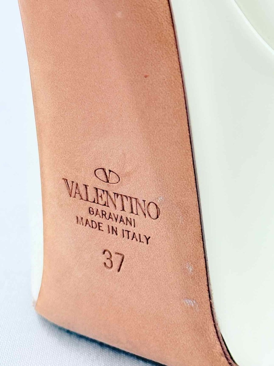 Pre - loved VALENTINO GARAVANI Tango Cream Size EU 37 Pumps at Reems Closet