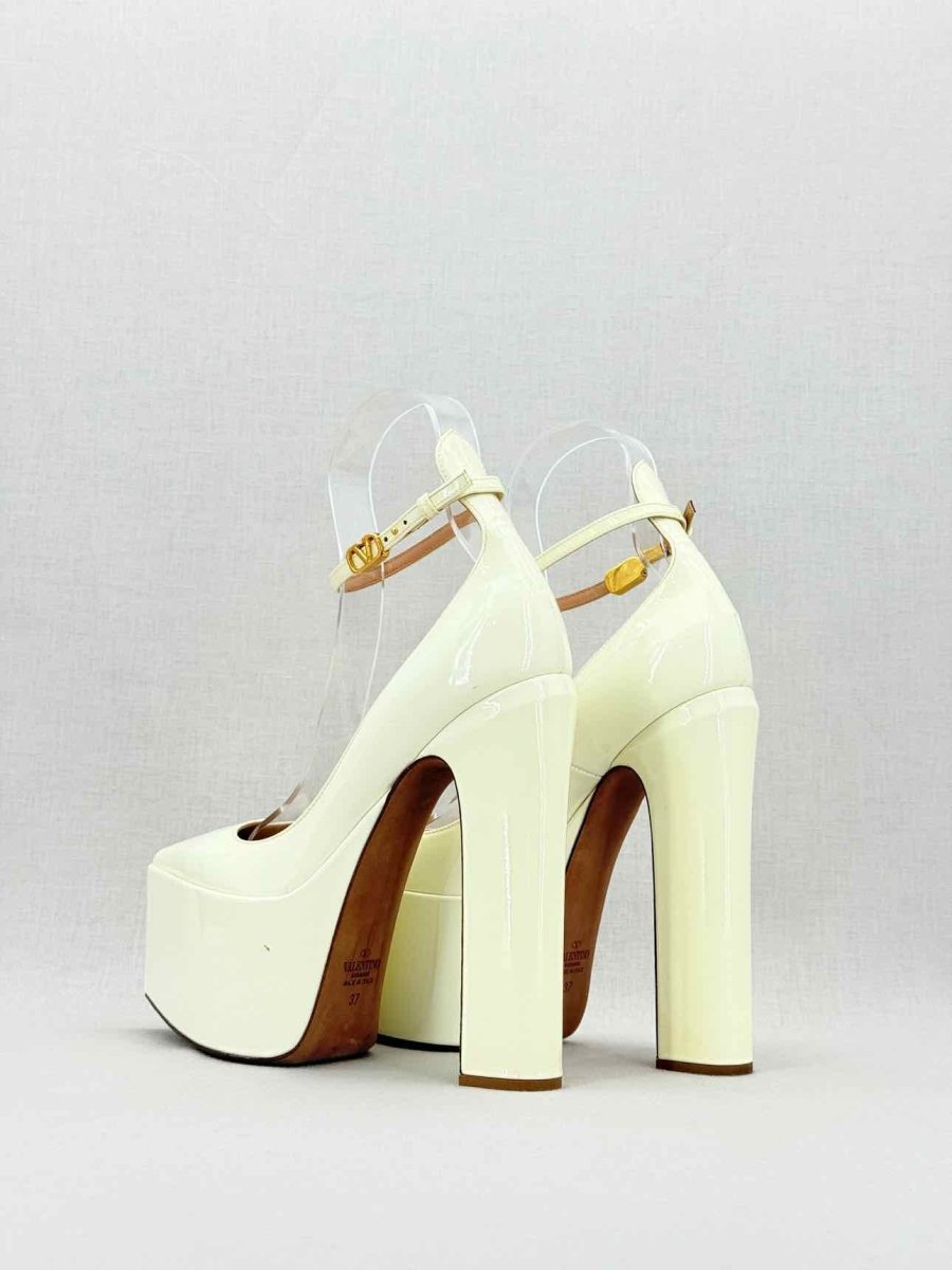 Pre - loved VALENTINO GARAVANI Tango Cream Size EU 37 Pumps at Reems Closet