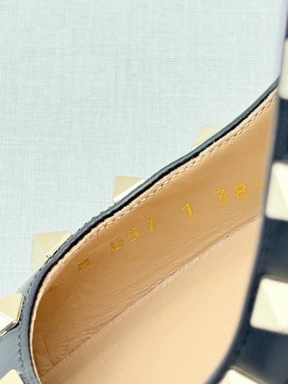 Pre - loved VALENTINO Rockstud Black Size EU 38.5 Pumps at Reems Closet