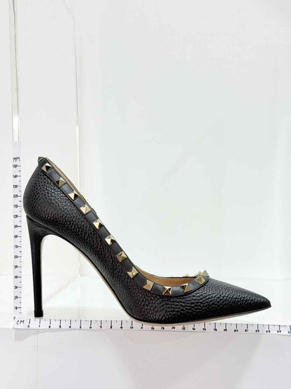 Pre - loved VALENTINO Rockstud Black Size EU 38.5 Pumps at Reems Closet