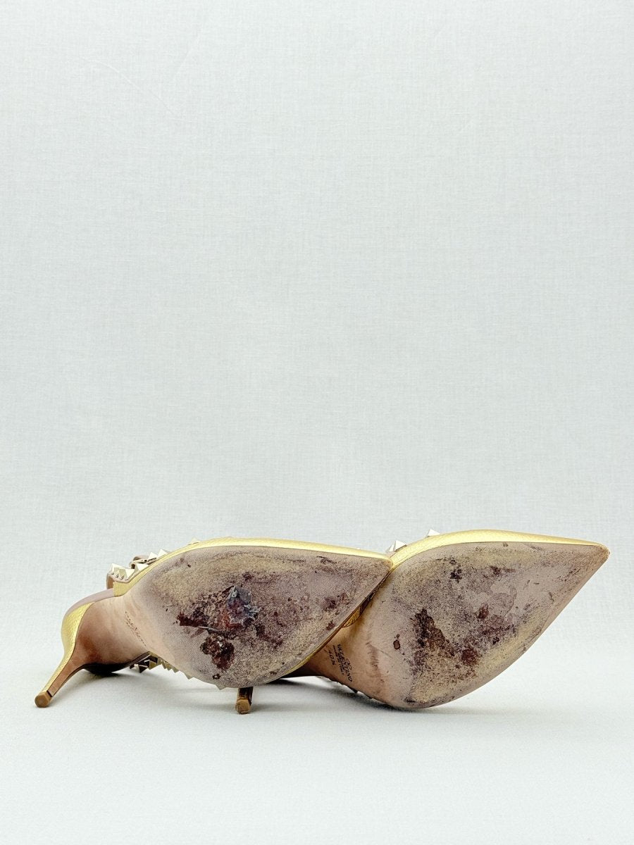 Pre - loved VALENTINO Rockstud Gold Size EU 40.5 Pumps at Reems Closet