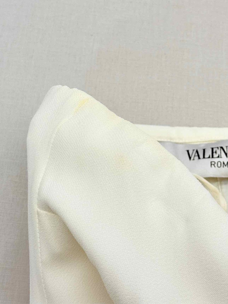 Pre-loved VALENTINO White Size US 6 Long Dress at Reems Closet