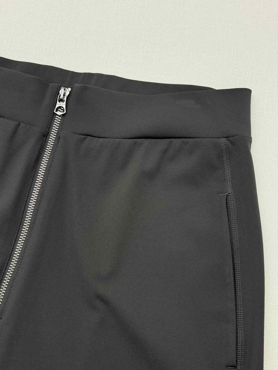 Pre-loved VARLEY Duxford Black Size Medium Pants at Reems Closet