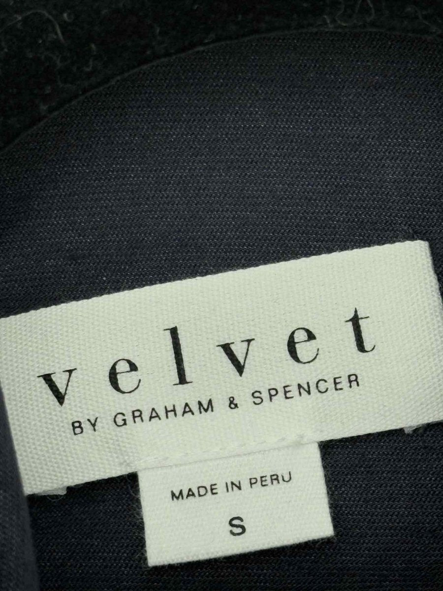 Pre - loved VELVET Blue Size Small Top at Reems Closet