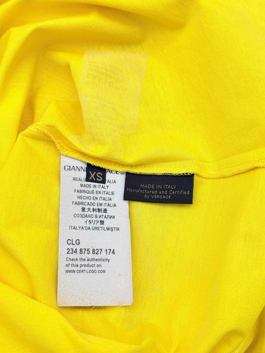 Pre-loved VERSACE Medusa Logo Yellow Size XSmall T-shirt at Reems Closet