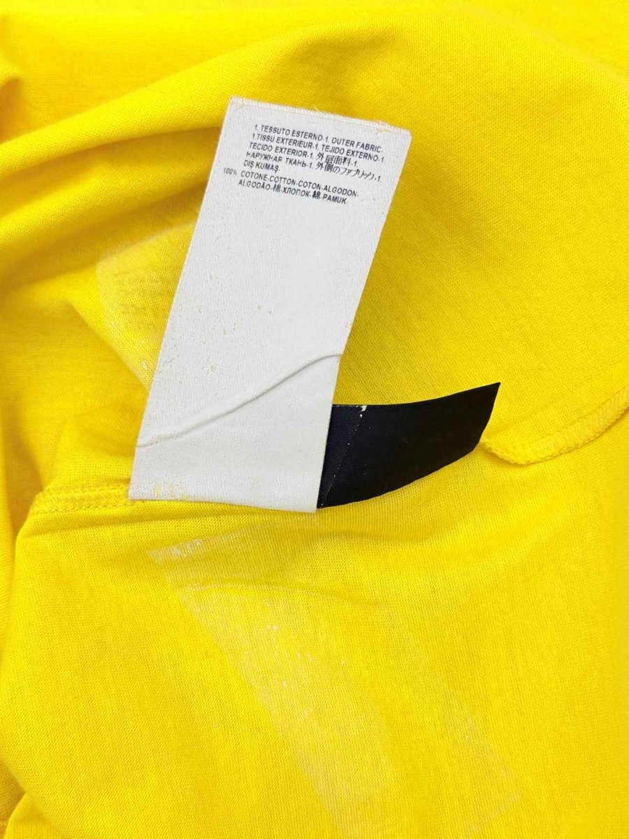 Pre-loved VERSACE Medusa Logo Yellow Size XSmall T-shirt at Reems Closet