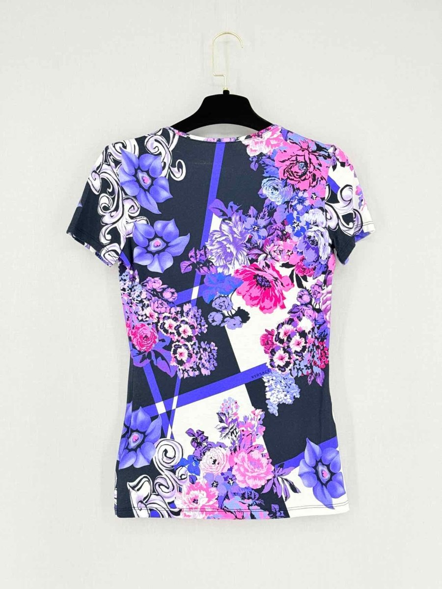 Pre - loved VERSACE Purple Multicolor Printed Size Small T-shirt at Reems Closet
