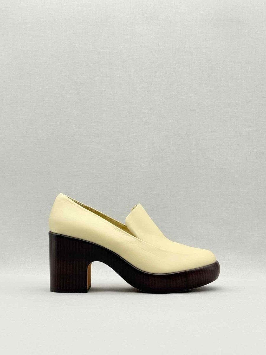 Pre - loved VINCE Narissa Cream Size EU 38.5 Loafers at Reems Closet