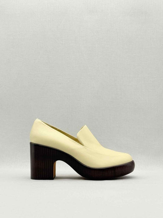 Pre - loved VINCE Narissa Cream Size EU 38.5 Loafers at Reems Closet