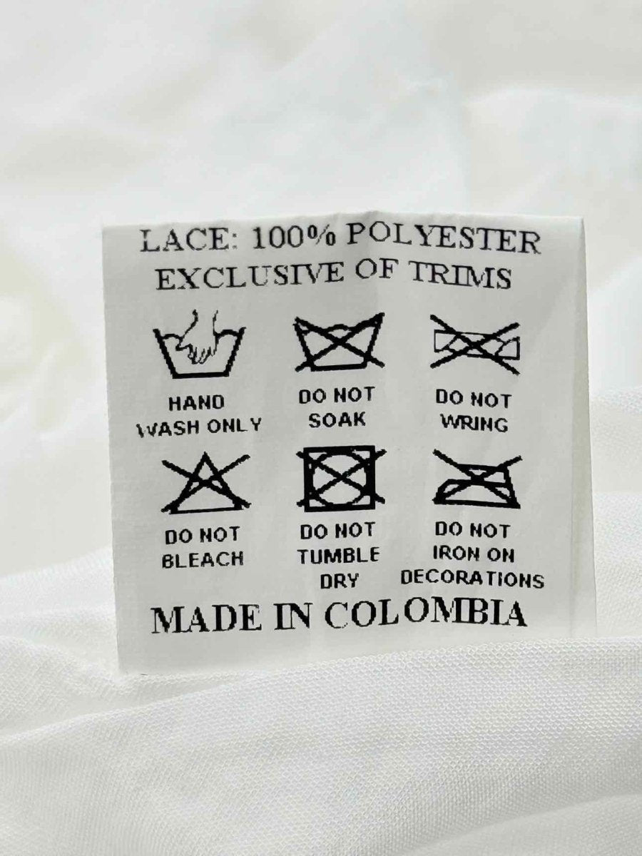 Pre - loved WAIMARI White Embroidered Size Medium Knee Length Dress at Reems Closet