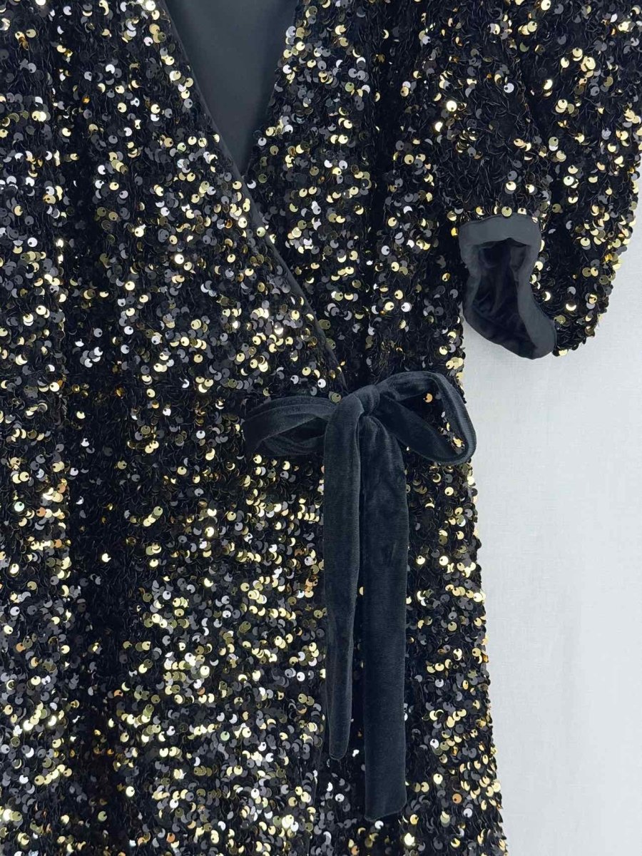 Pre - loved YAS Black & Gold Size Medium Short Dress at Reems Closet