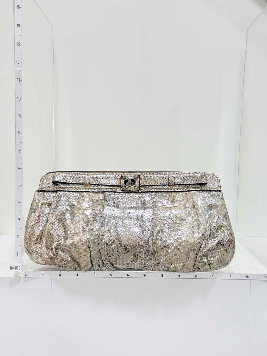 Pre - loved ZAGLIANI Metallic Silver Clutch at Reems Closet