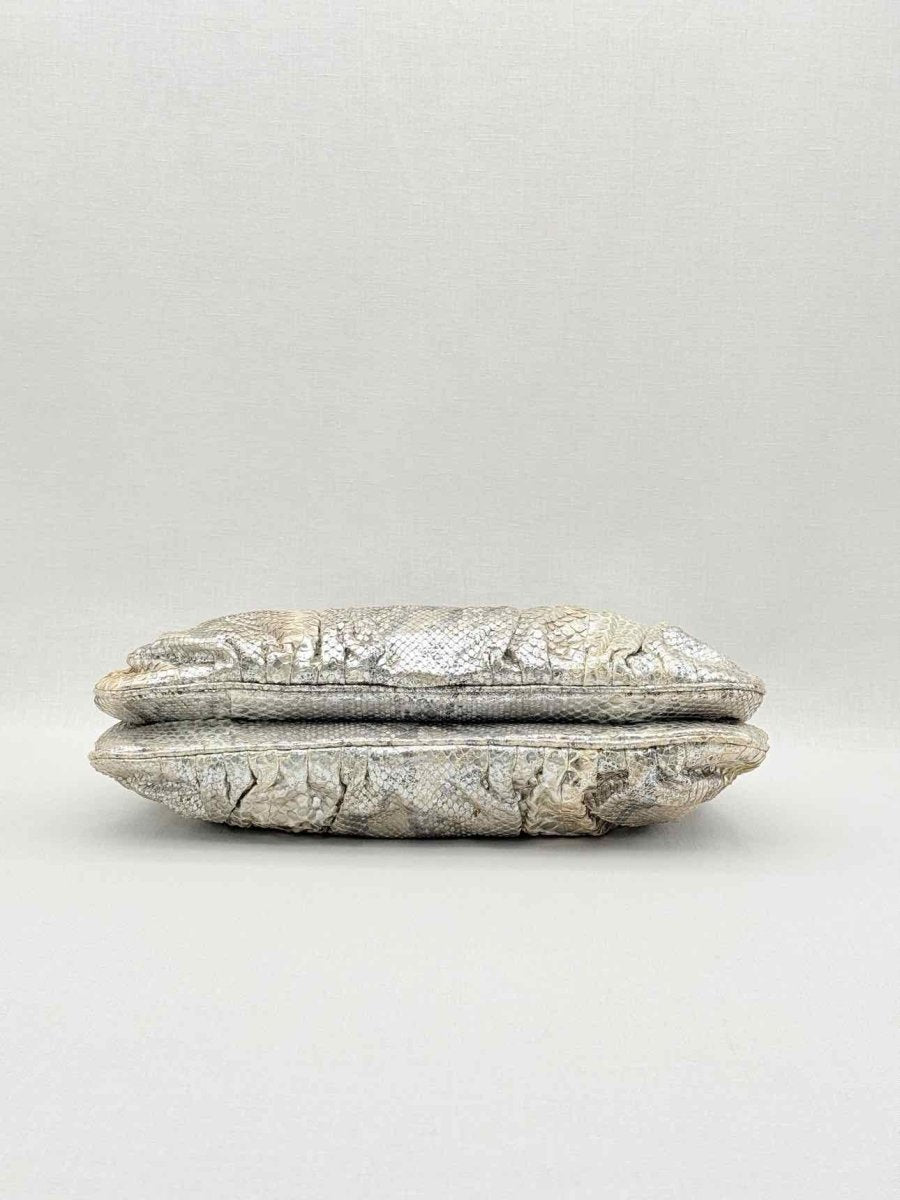 Pre - loved ZAGLIANI Metallic Silver Clutch at Reems Closet