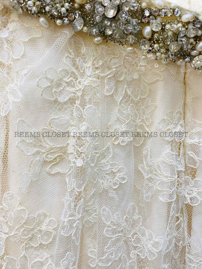 MONIQUE LHUILLIER Vintage Beige Wedding Gown