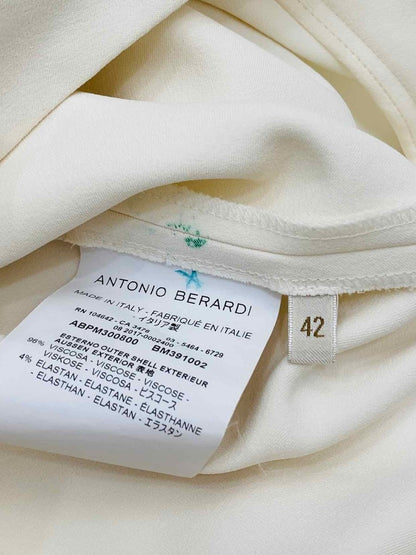 Pre-loved ANTONIO BERARDI Flared Off-white Pants from Reems Closet