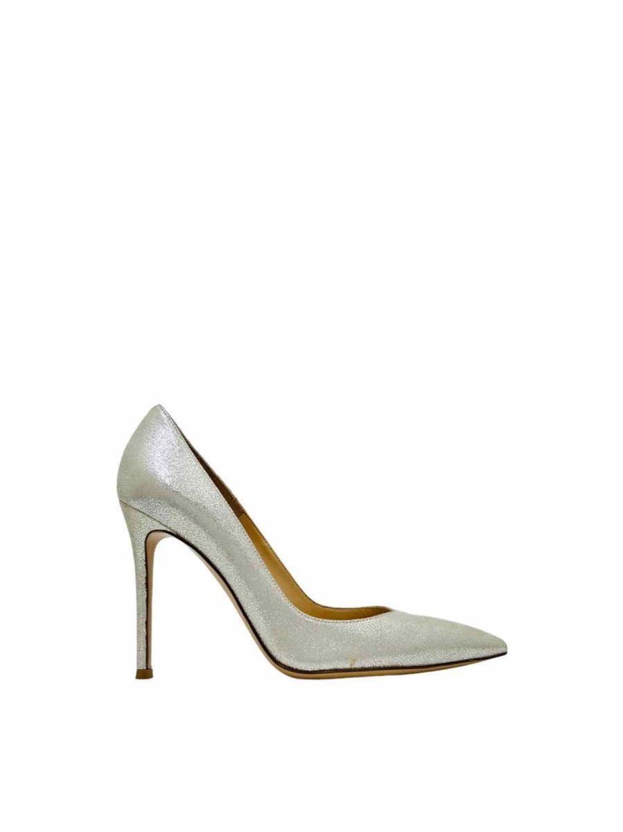 Pre - loved GIANVITO ROSSI Metallic Silver Pumps at Reems Closet